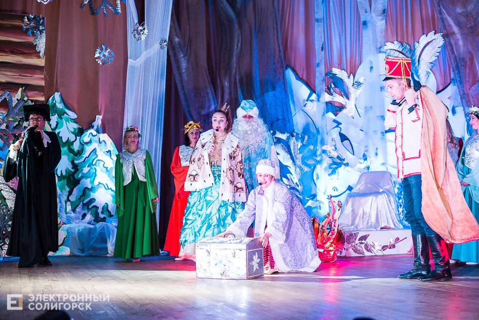 елка дом пионеров