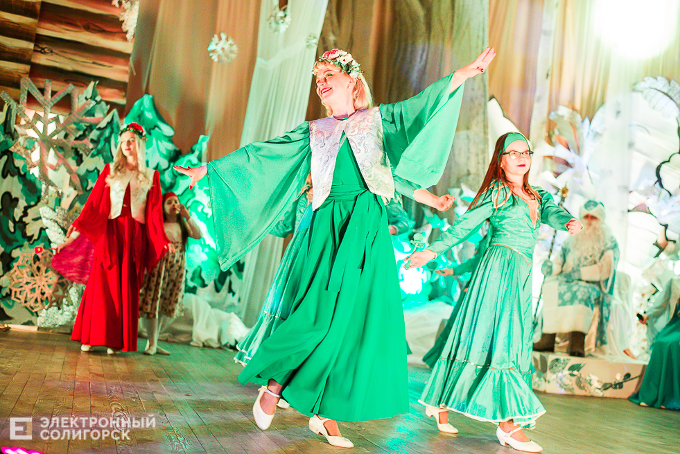 елка дом пионеров