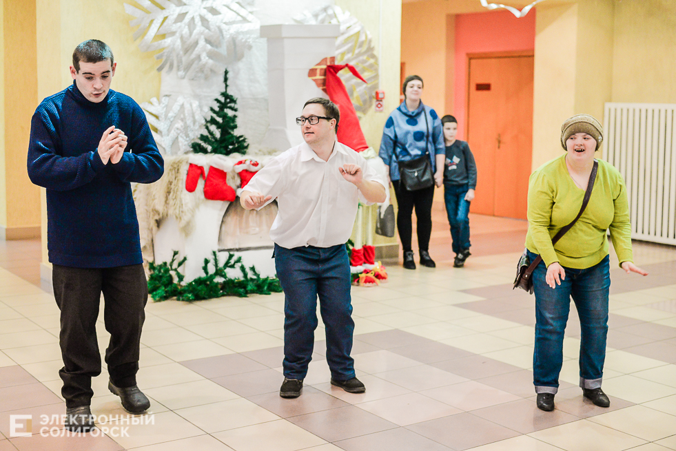 елка для инвалидов