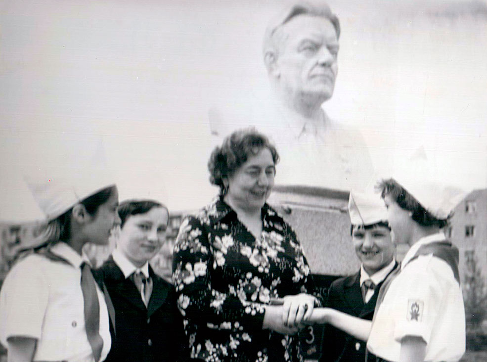 Школа №5 г. Солигорска - открытие памятника Козлову