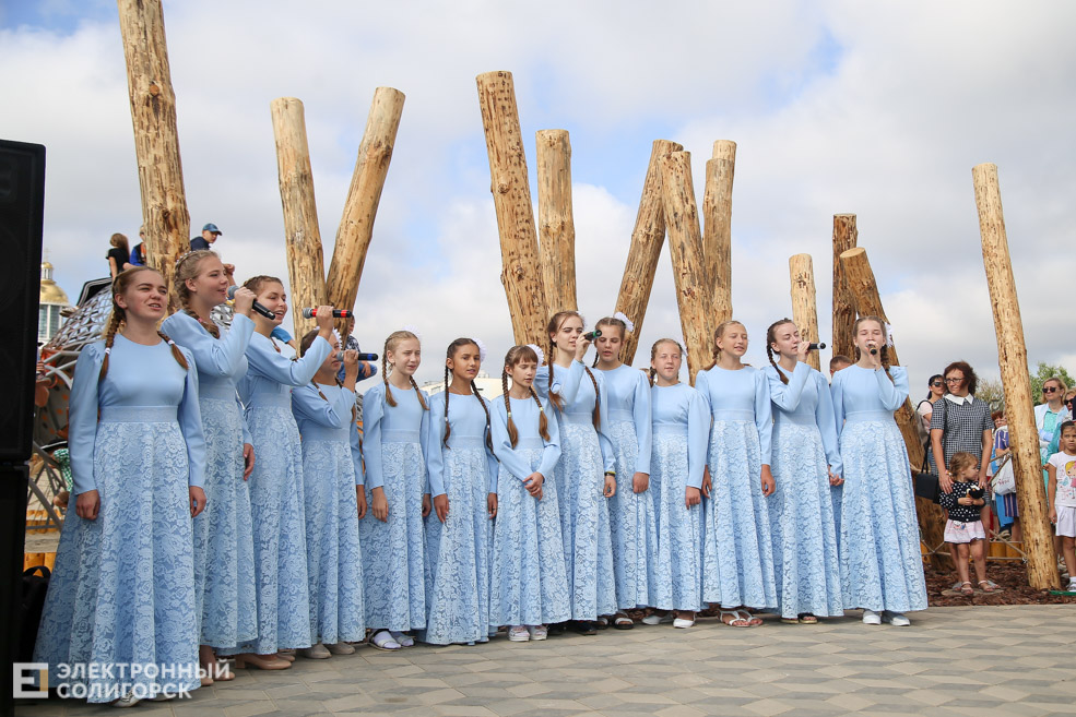 сквер семьи любви и верности солигорск открытие