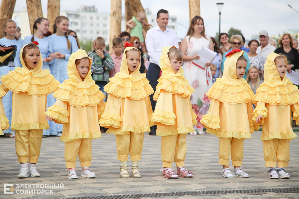 сквер семьи любви и верности солигорск открытие