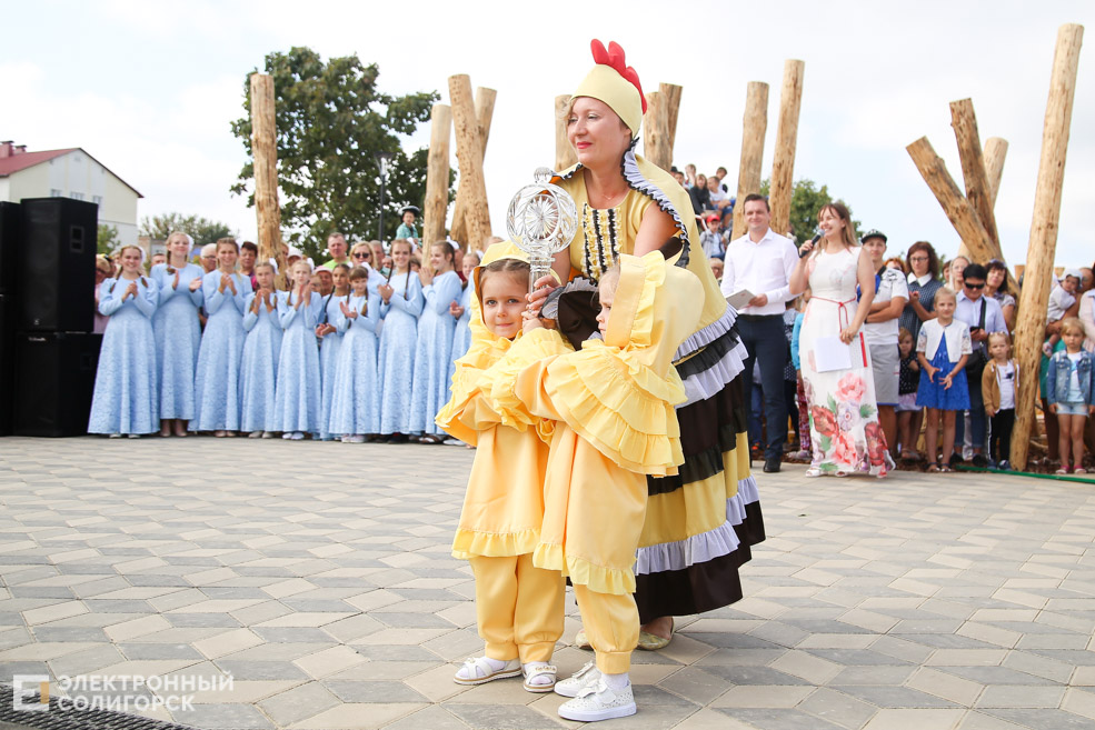 сквер семьи любви и верности солигорск открытие