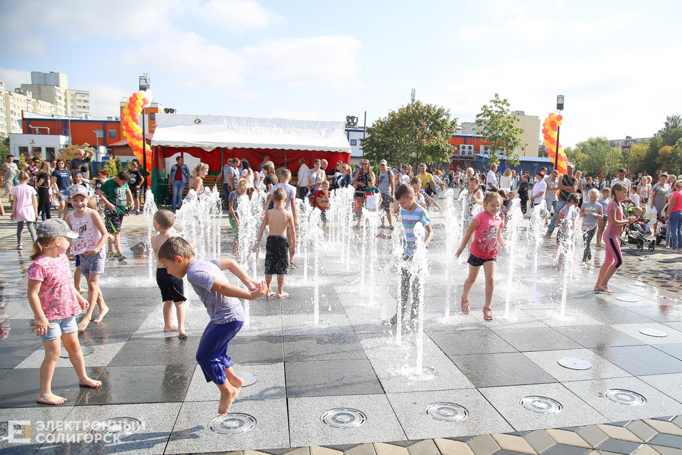 сквер семьи любви и верности солигорск открытие