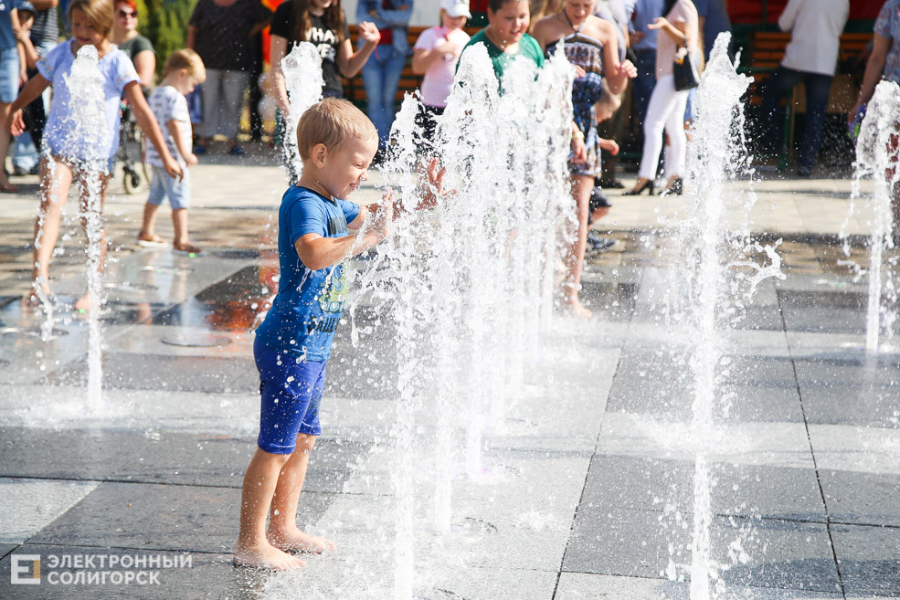 сквер семьи любви и верности солигорск открытие