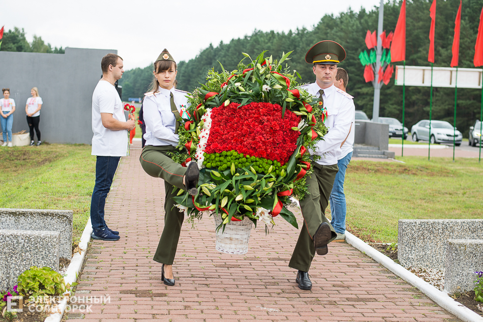 возложение цветов Солигорск