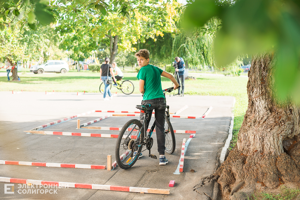 фигурное вождение велосипеда