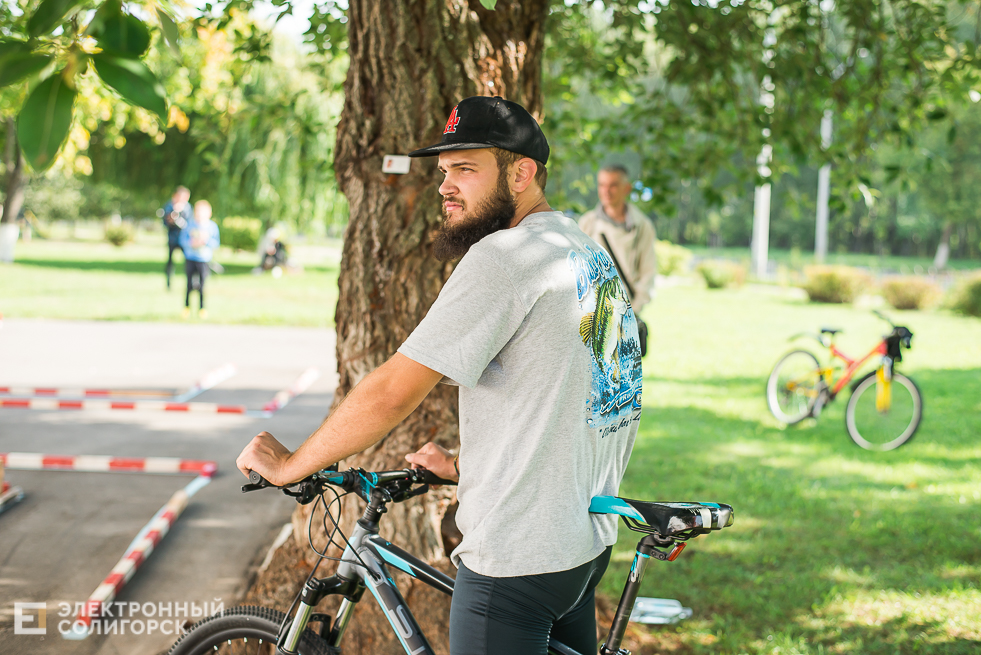фигурное вождение велосипеда
