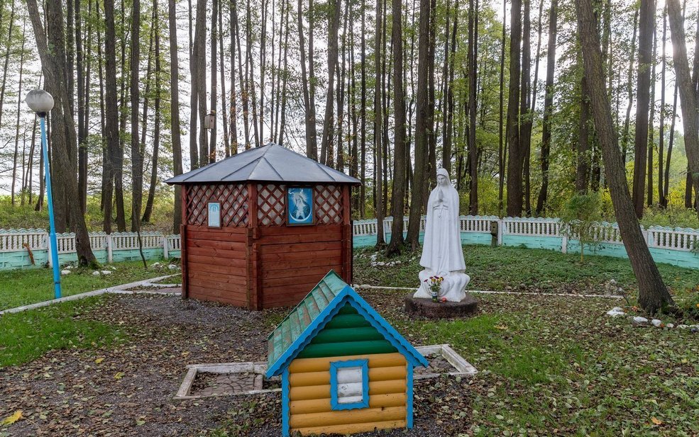 Источник Божией Матери Остробрамской в Слуцком районе