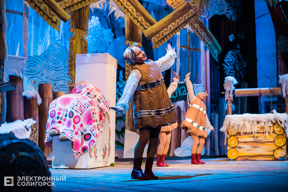 новогодний спектакль