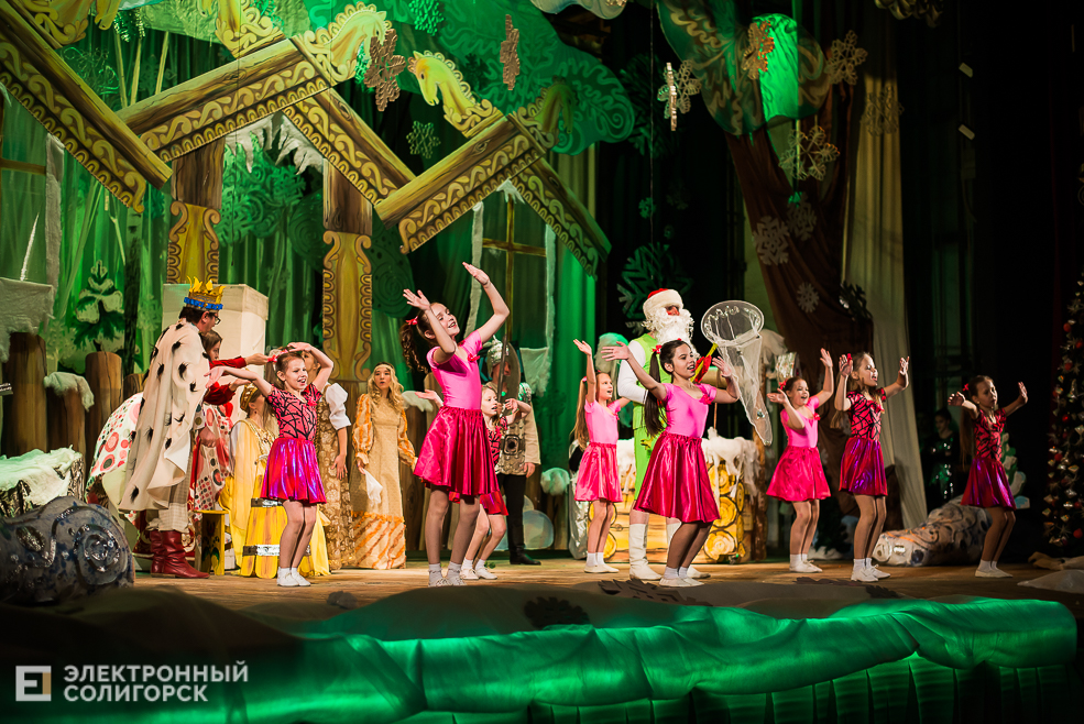 новогодний спектакль