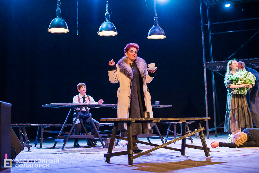 3 сестры спектакль