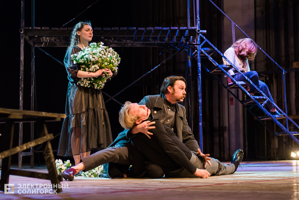 3 сестры спектакль