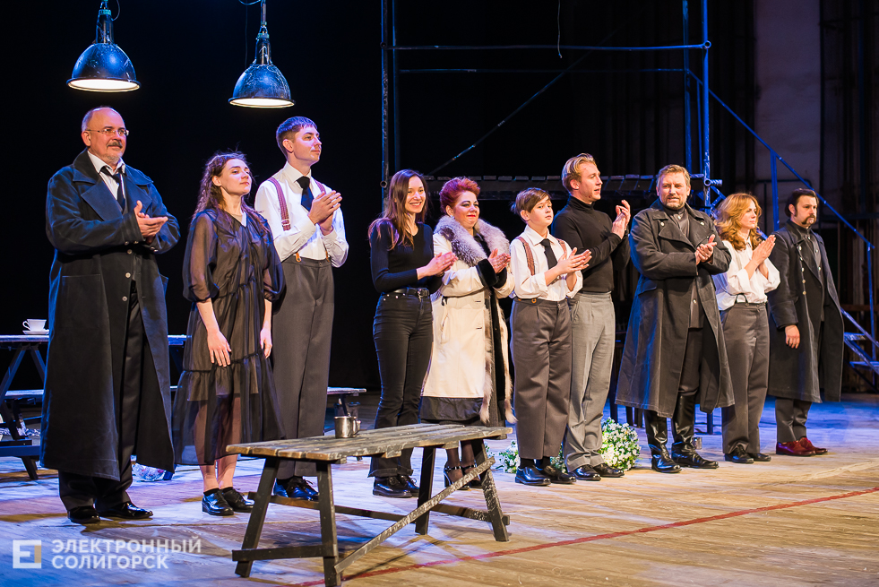 3 сестры спектакль