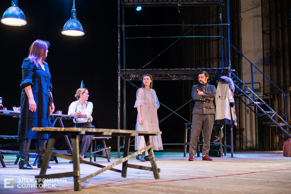 3 сестры спектакль