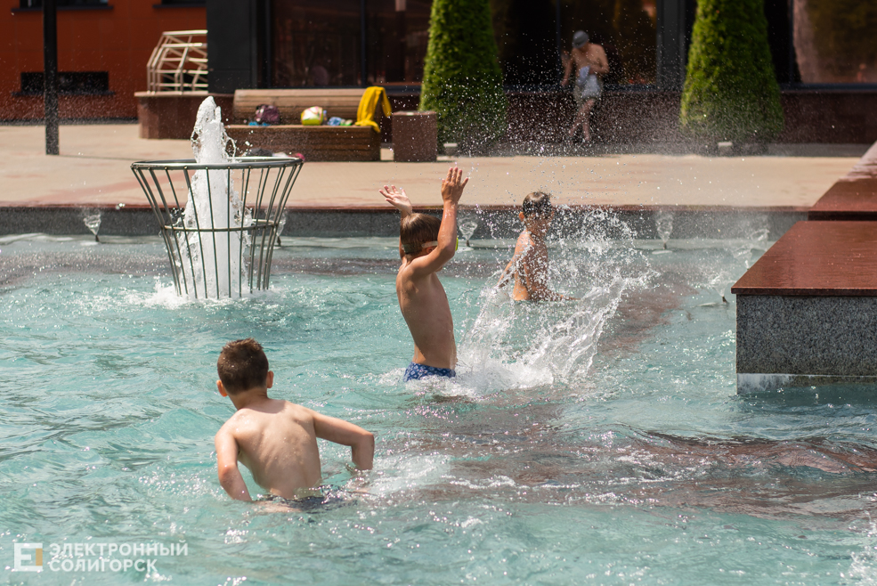 купания в фонтане