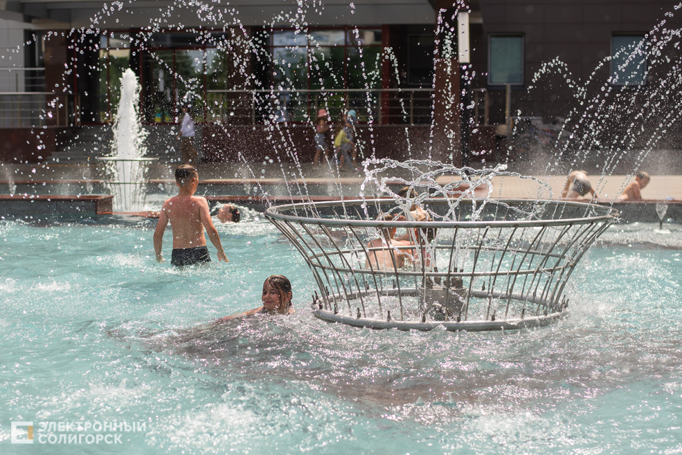 купания в фонтане