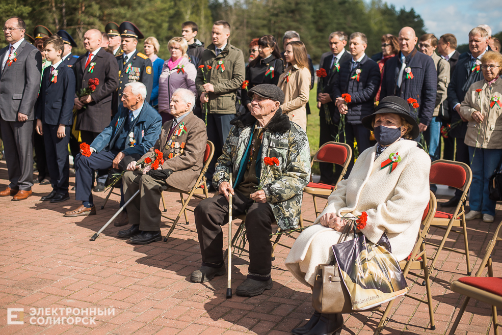 возложение цветов