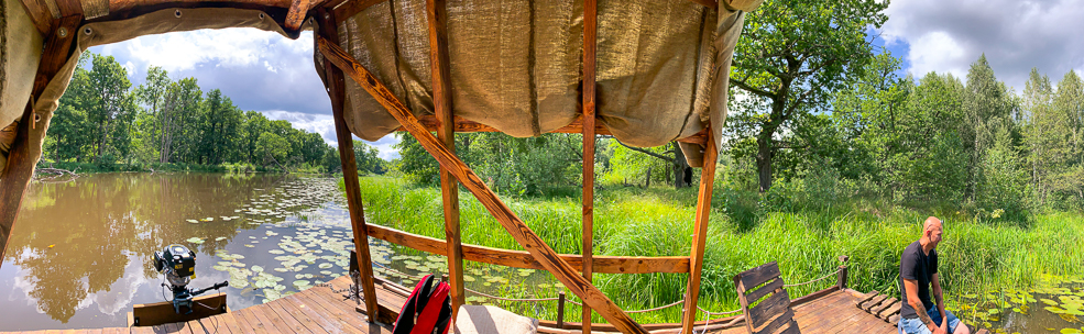 Переехать из города в деревню и построить плот