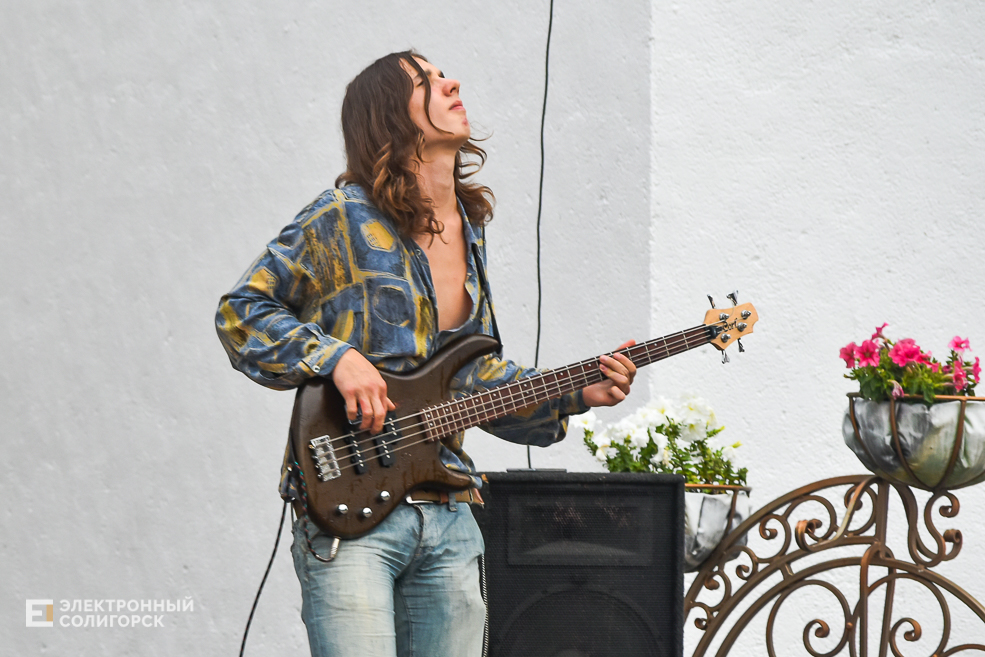 Музыкальные вечера на площади искусств в Солигорске