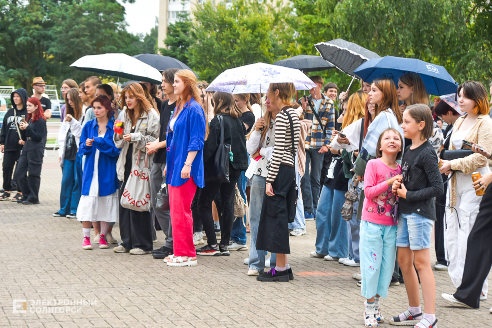 Музыкальные вечера на площади искусств в Солигорске