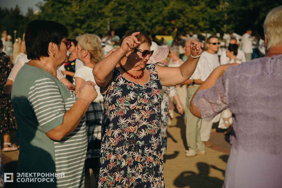 танцы в парке