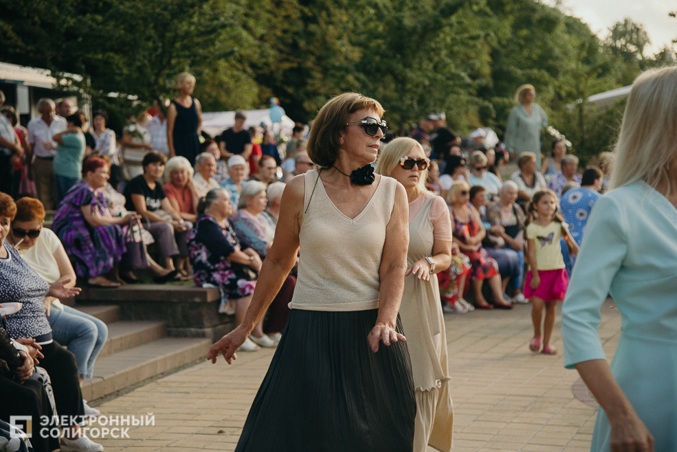 танцы в парке