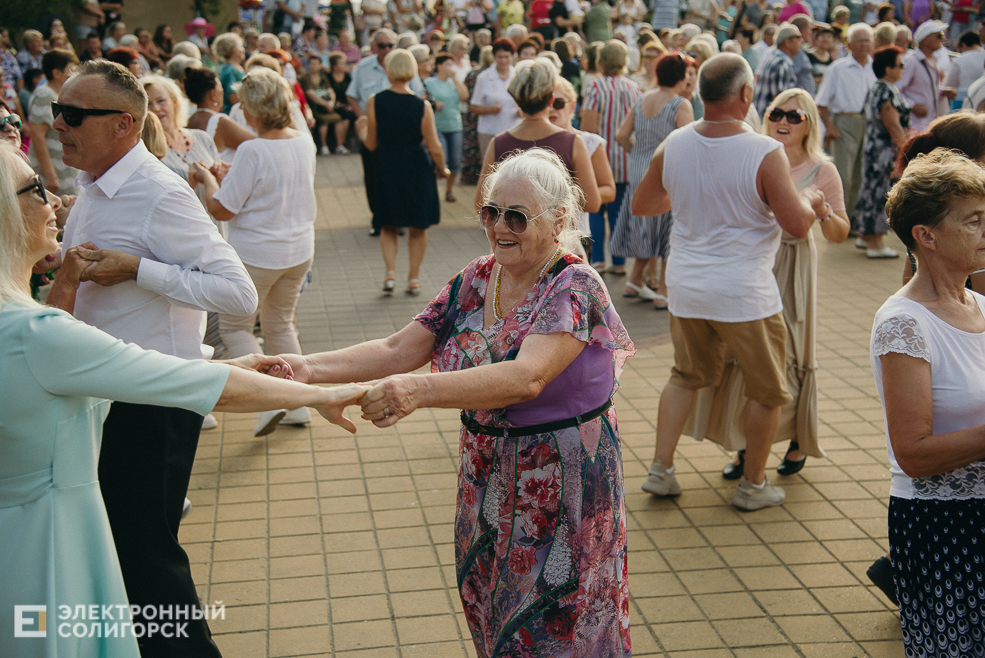 танцы в парке