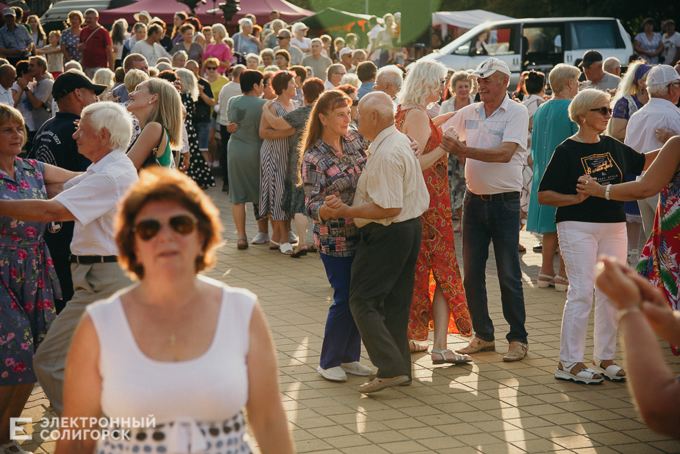 танцы в парке