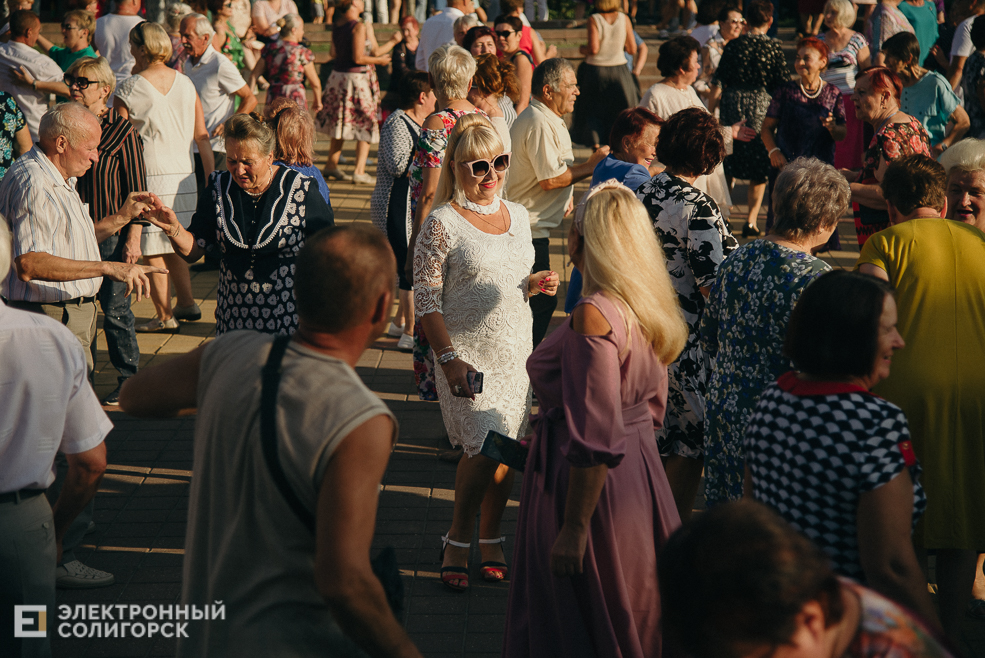 танцы в парке