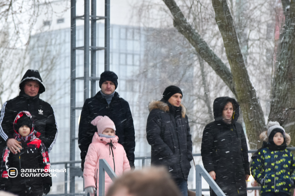 Парад Дедов Морозов и Снегурочек в Солигорске