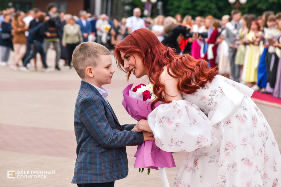 Медалисты районный выпускной бал в Солигорске