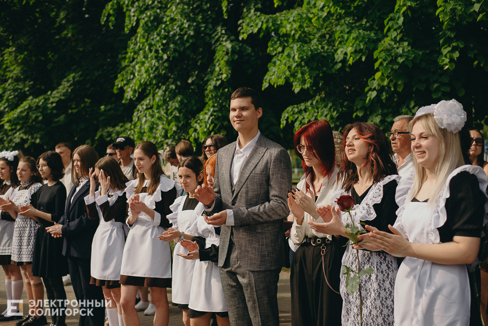 последний звонок средняя школа 6 солигорск