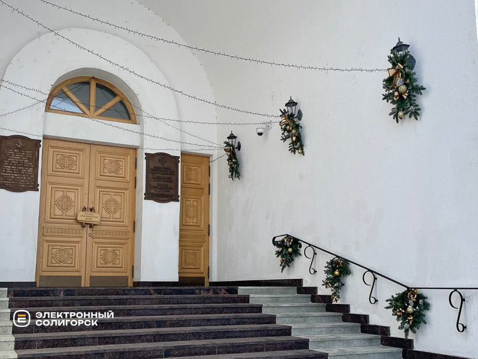 Убранство солигорских храмов к Рождеству