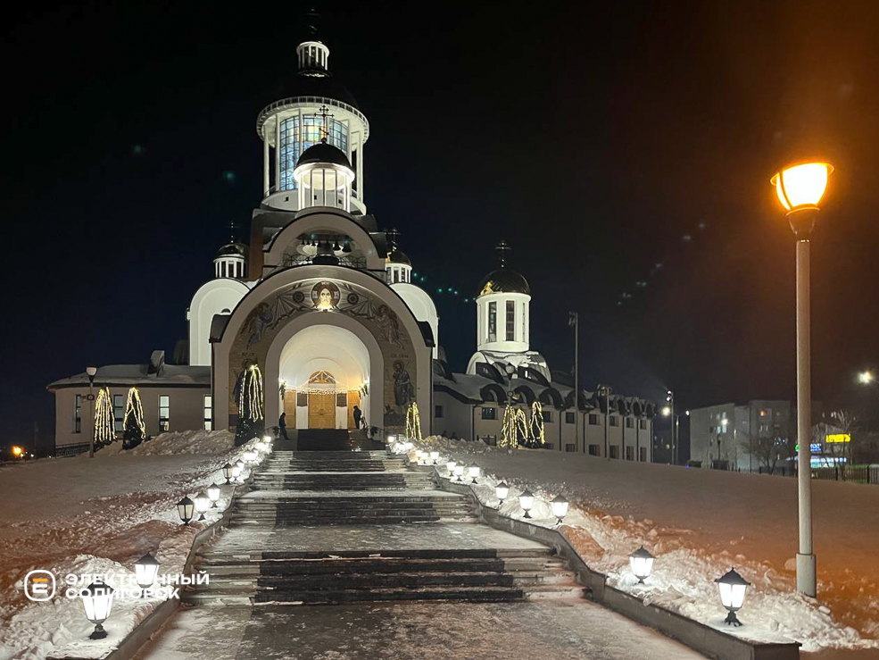 Убранство солигорских храмов к Рождеству