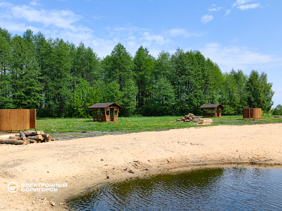 Пляж в Красной Слободе Солигорского района
