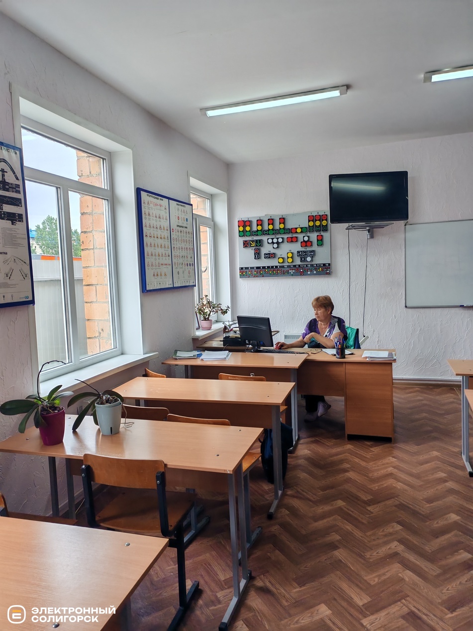 1ryl0VnrgSy5MeO1qPfFKfbW