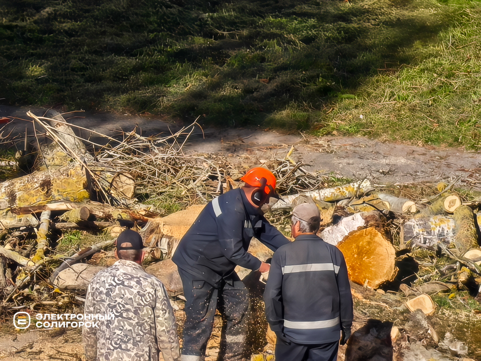 Сквер на улице Ленинского Комсомола в Солигорске