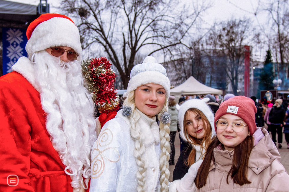 Парад Дедов Морозов в Солигорске
